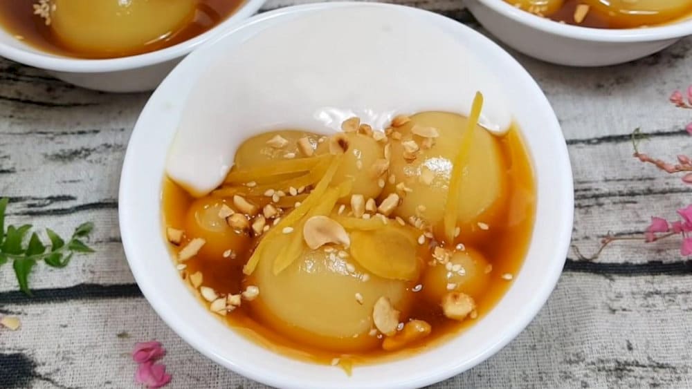 A bowl of Che Troi Nuoc